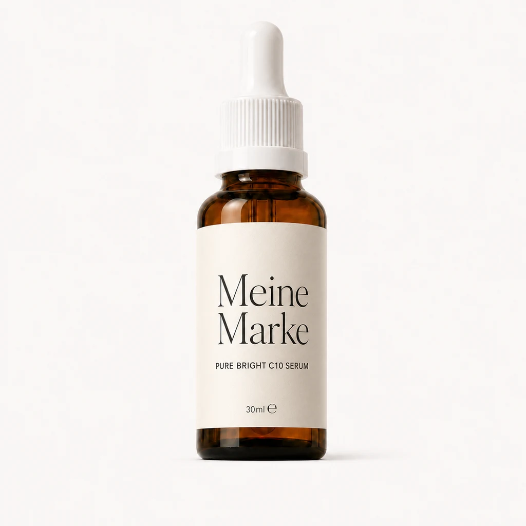 Pure Bright C10 Serum als fotografiertes Produkt mit eigener Marke